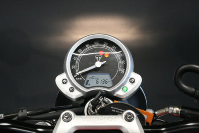 TRIUMPH STREET TWIN 900