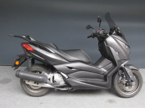 YAMAHA XMAX 125