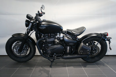 TRIUMPH BONNEVILLE BOBBER BLACK