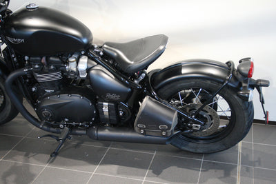 TRIUMPH BONNEVILLE BOBBER BLACK