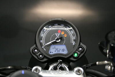 TRIUMPH STREET TWIN 900