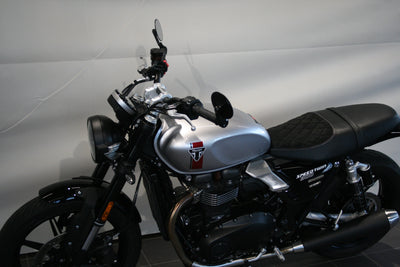 TRIUMPH SPEED TWIN 900