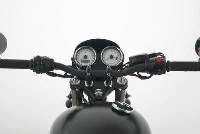 TRIUMPH THRUXTON 900