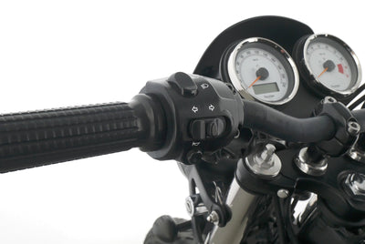 TRIUMPH THRUXTON 900