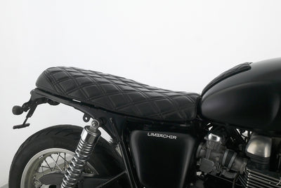TRIUMPH THRUXTON 900