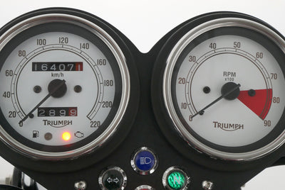 TRIUMPH THRUXTON 900