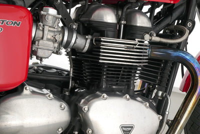 TRIUMPH THRUXTON 900