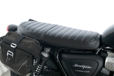 TRIUMPH STREET TWIN 900