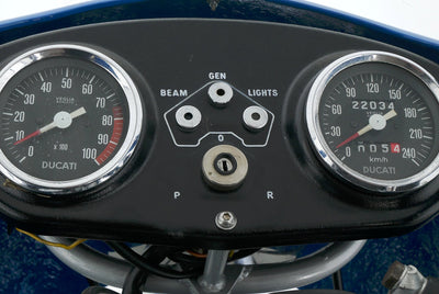DUCATI 900 SS