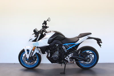 SUZUKI GSX-S 8
