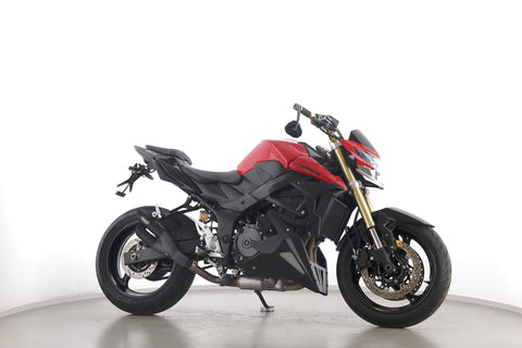 SUZUKI GSR 750
