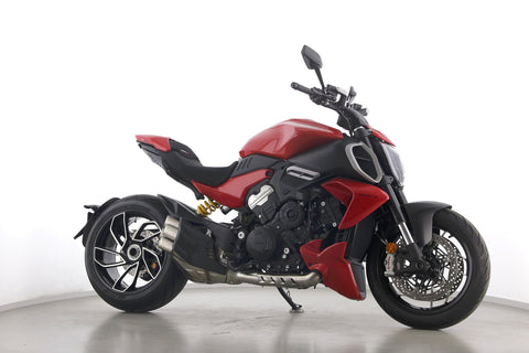DUCATI DIAVEL V4