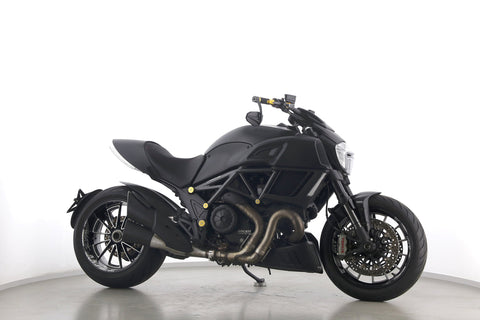 DUCATI DIAVEL CARBON