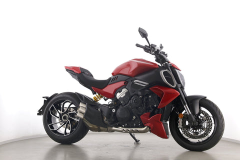 DUCATI DIAVEL V4