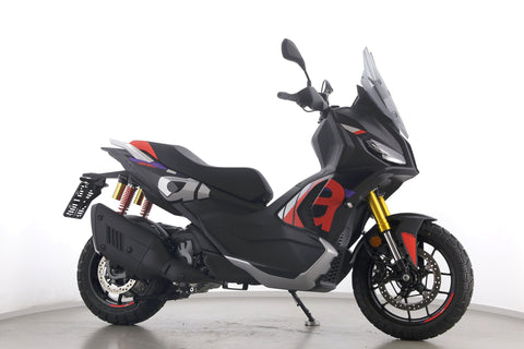 APRILIA SR GT 400